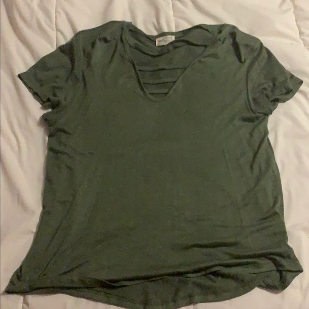 Green oversized T-shirt with detailed front